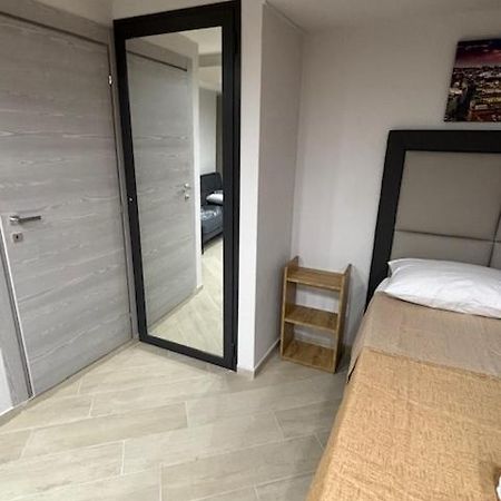 Fontanelle Appartaments Napoli Bagian luar foto